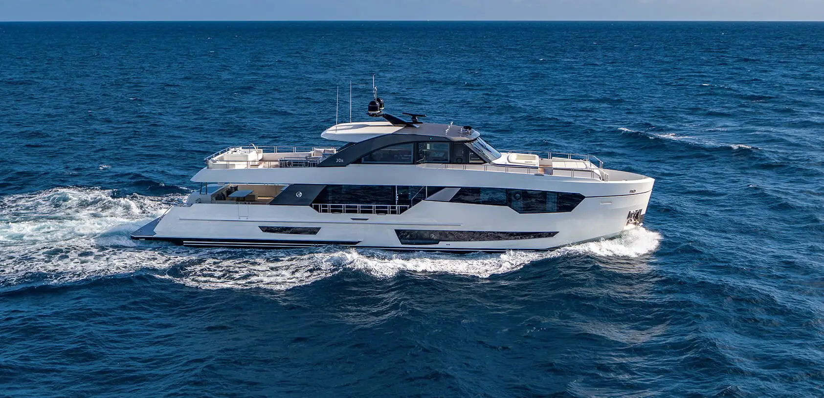 OceanAlexander 30R Skylounge