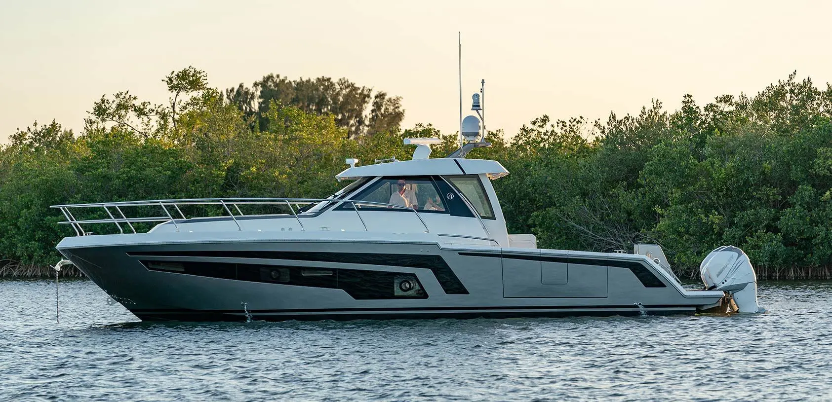 OceanAlexander 45 Divergence Coupe