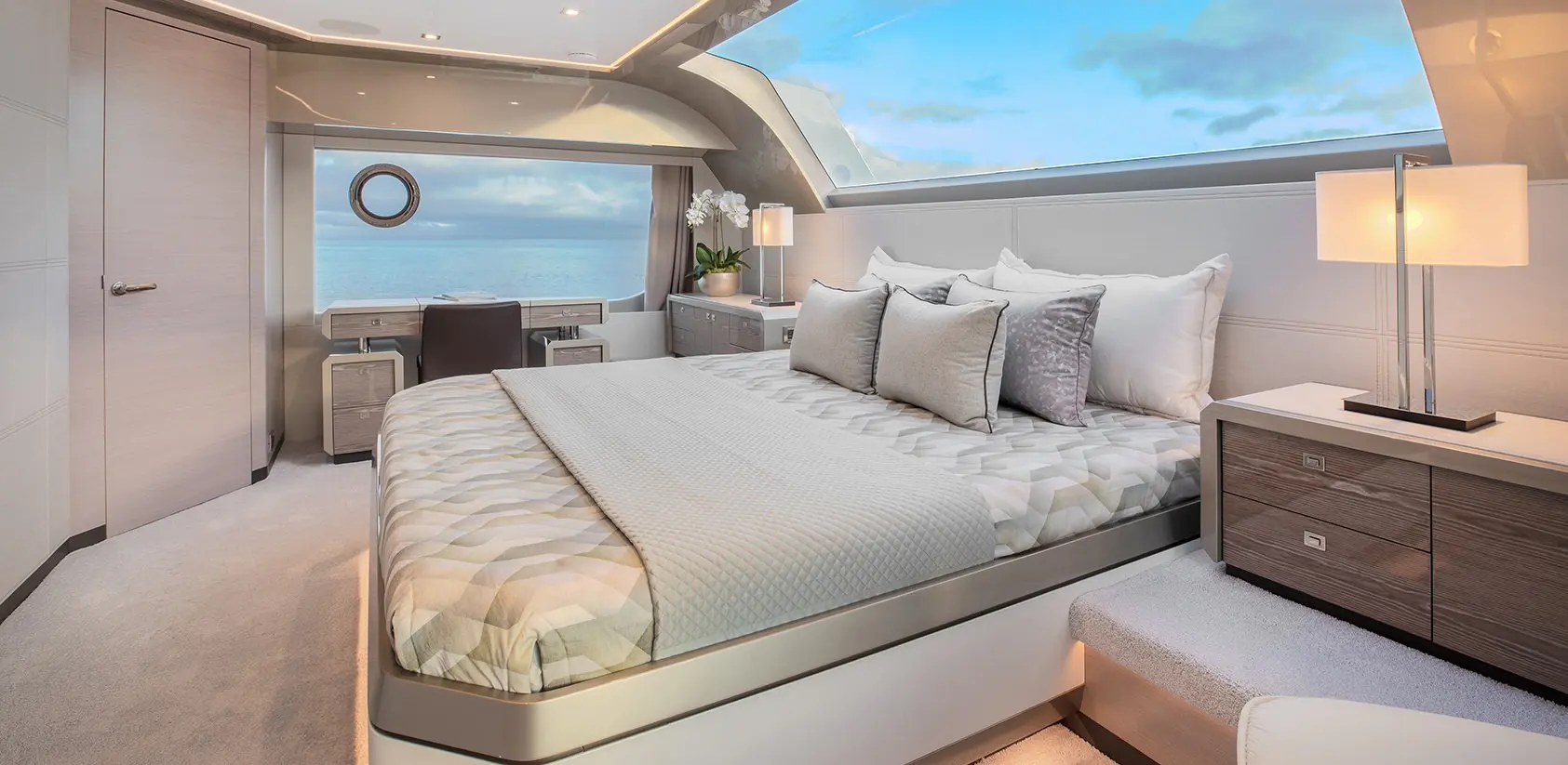OceanAlexander 27R Skylounge