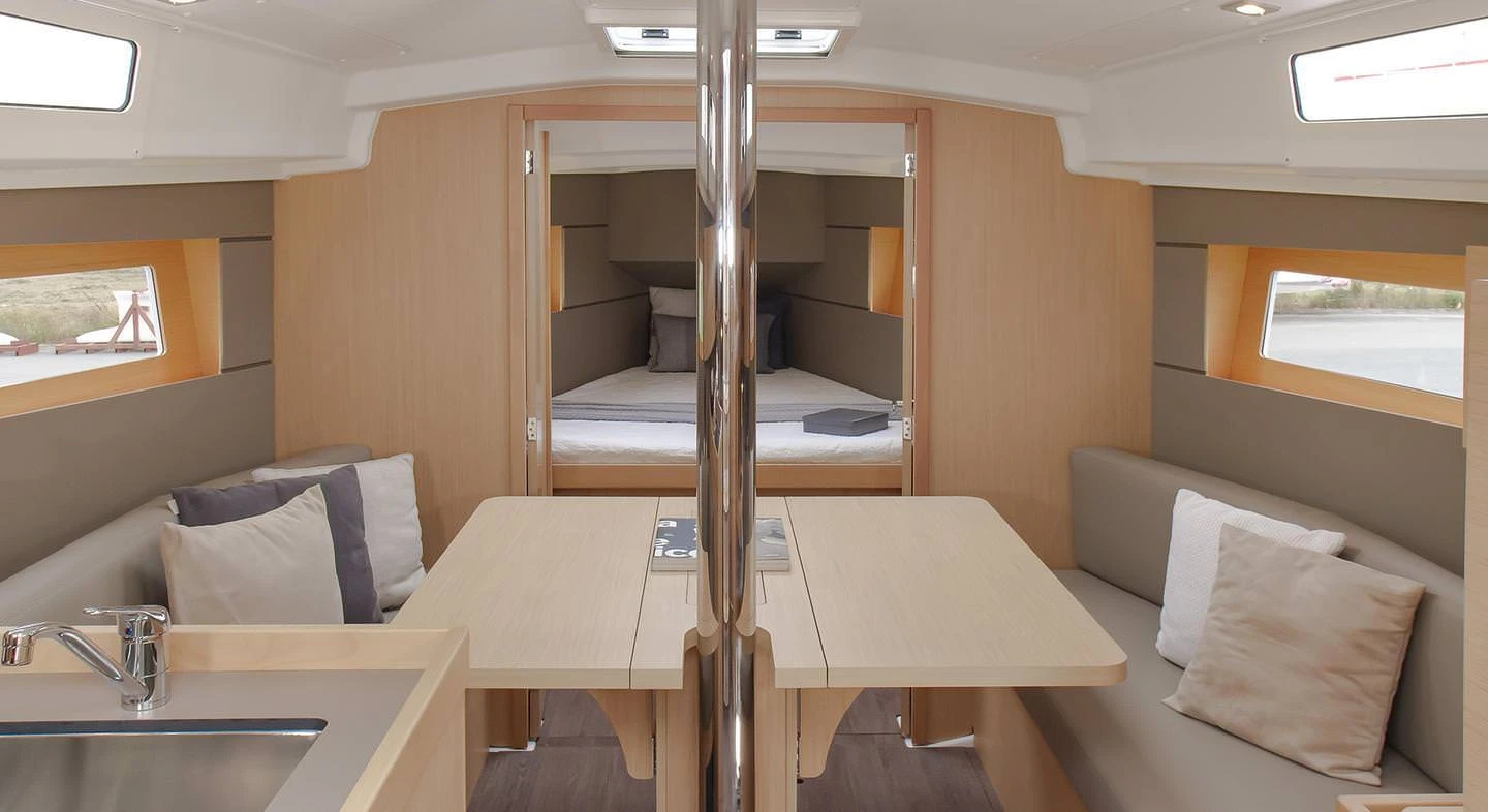 Beneteau Oceanis 35 1