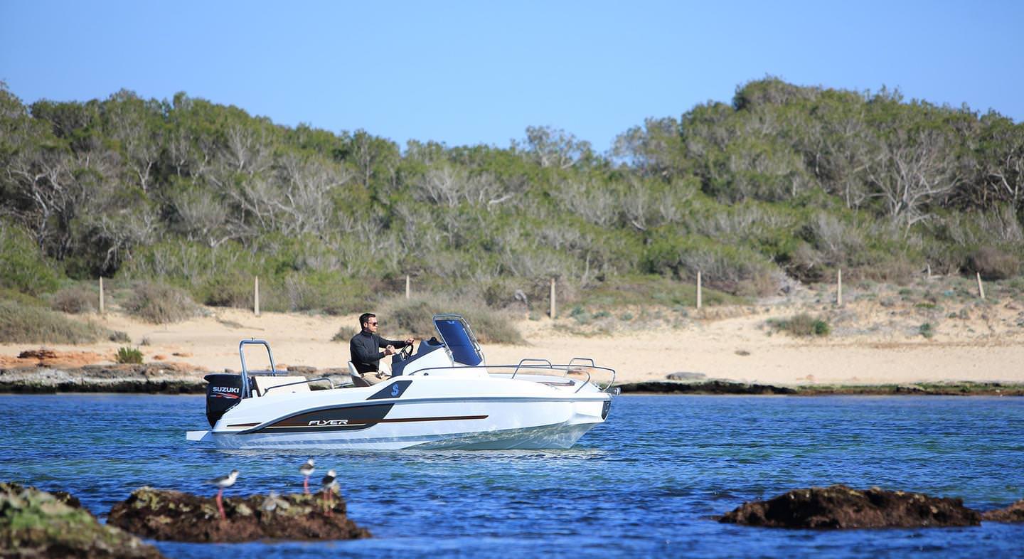 The Beneteau Flyer 5 5 Sun deck