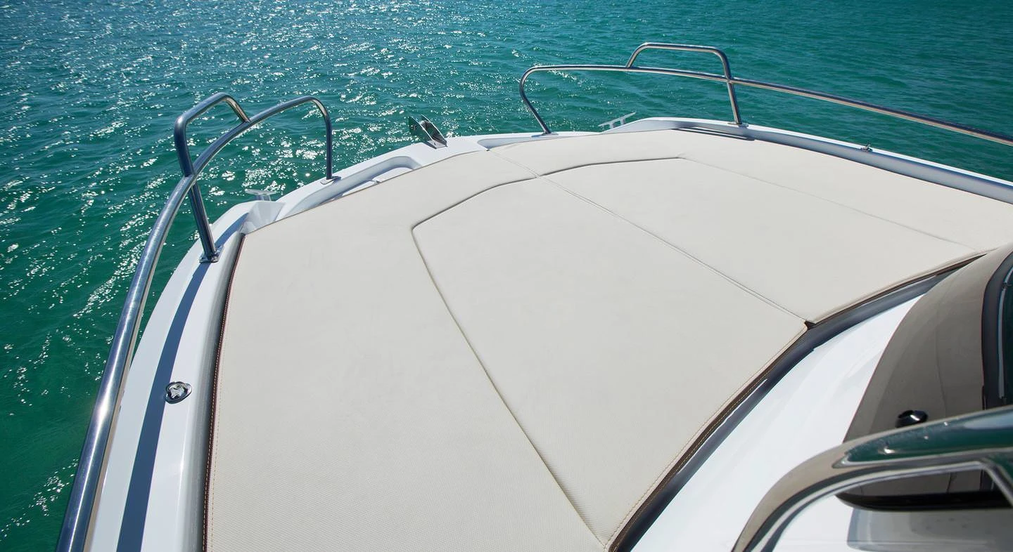 The Beneteau Flyer 5 5 Sun deck