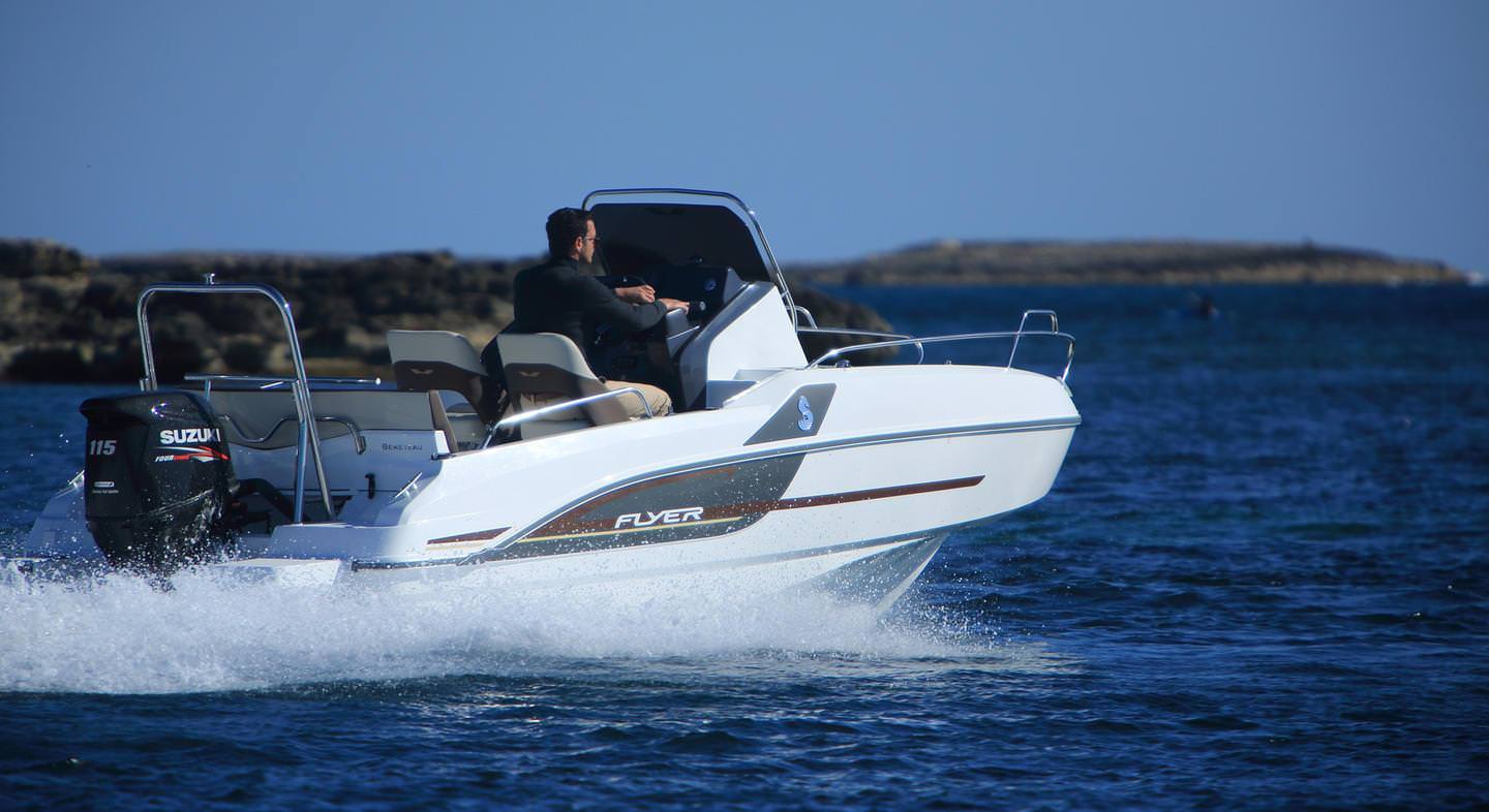 The Beneteau Flyer 5 5 Sun deck