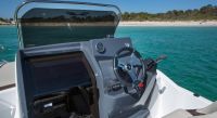 The Beneteau Flyer 5 5 Sun deck