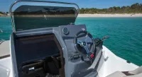 The Beneteau Flyer 5 5 Sun deck