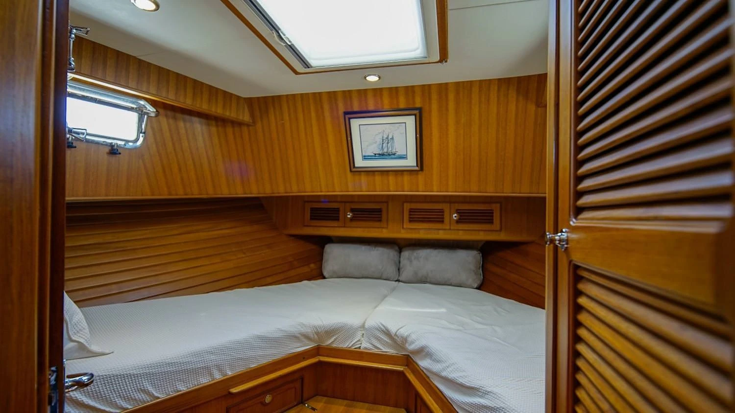 Artemis 42 Voyager Aft-cabin