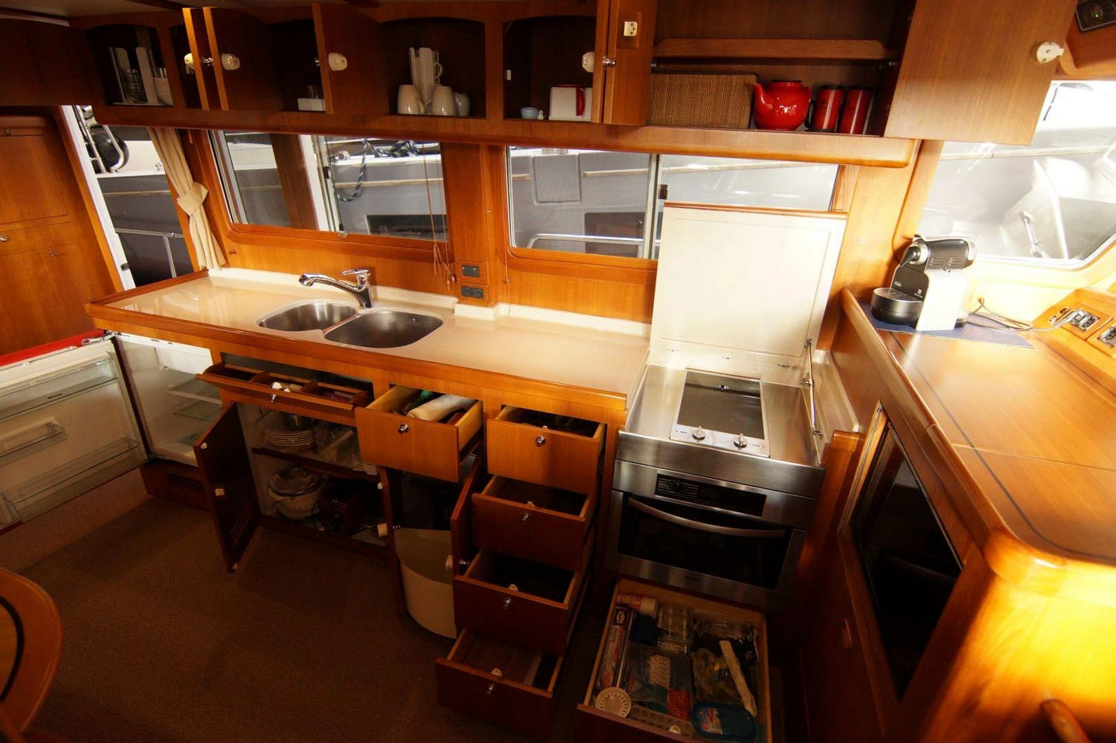 Artemis 42 Voyager Aft-cabin