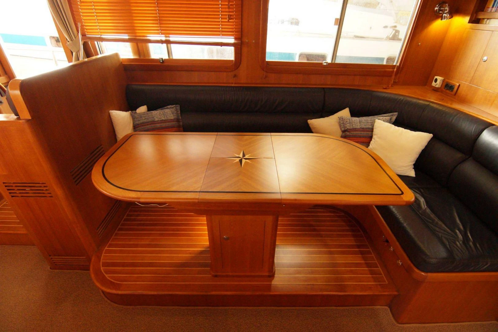 Artemis 42 Voyager Aft-cabin