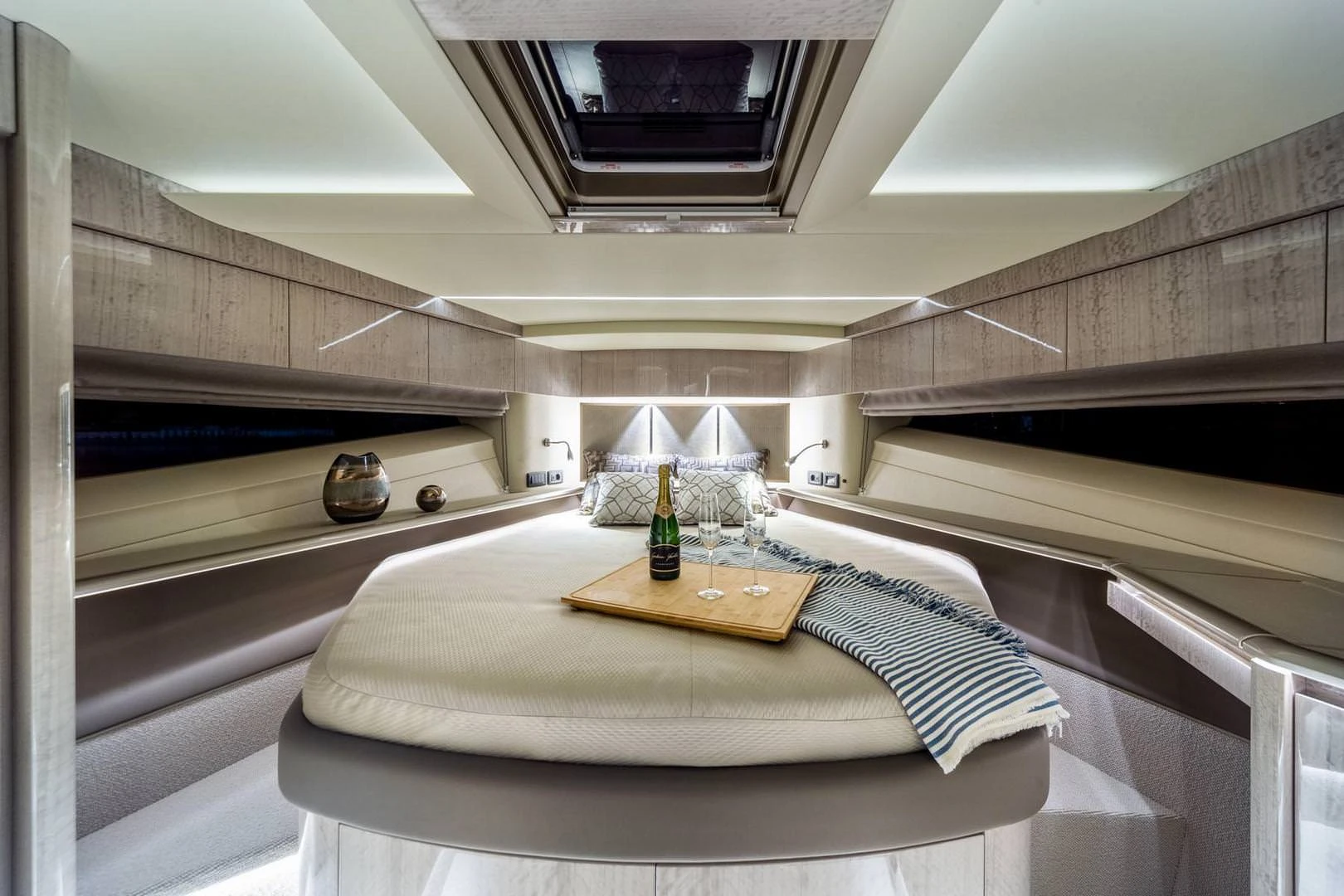 Galeon 700 SKYDECK