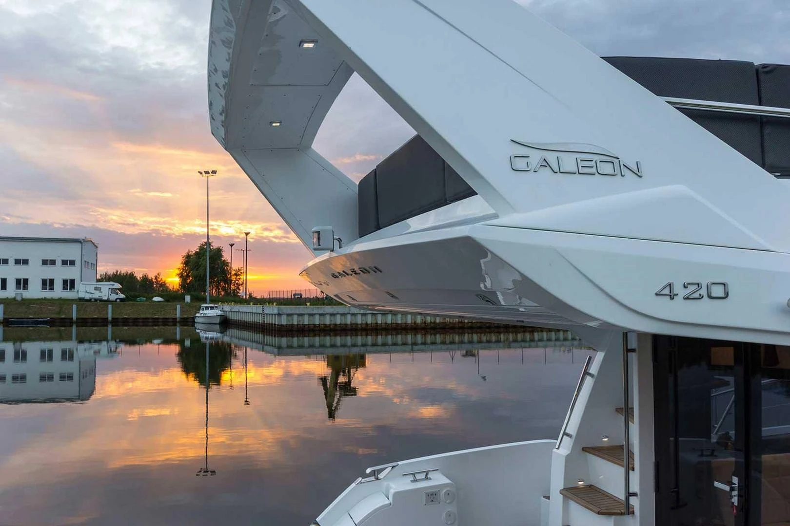 Galeon 425 HTC