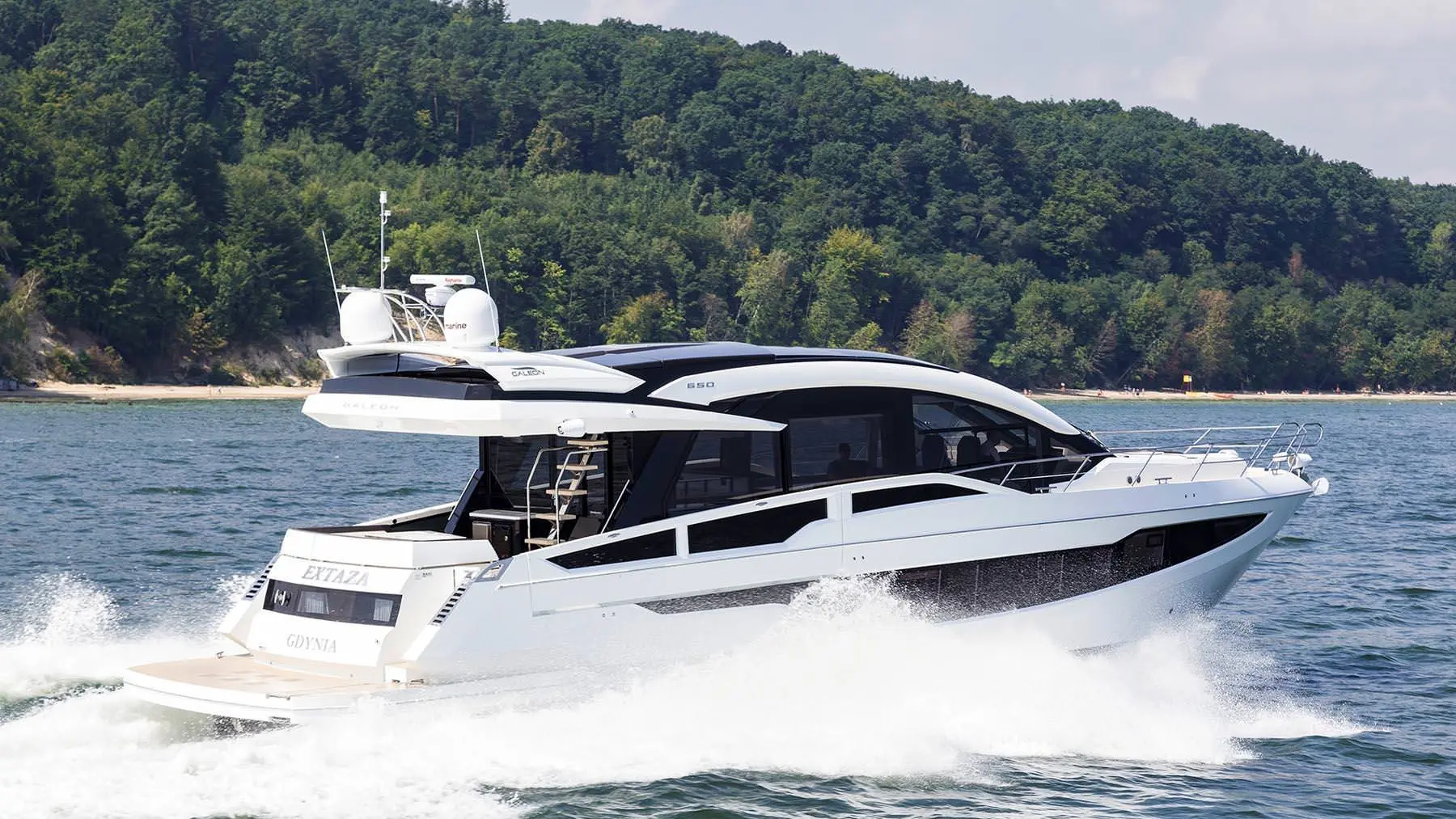 Galeon 650 Skydeck
