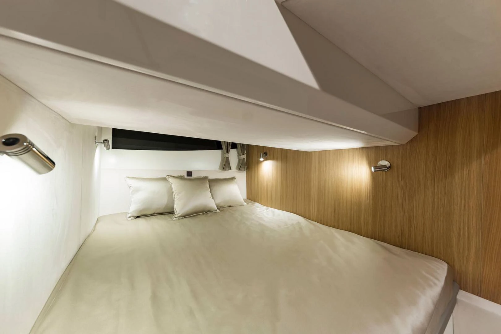 Galeon 370 HTC