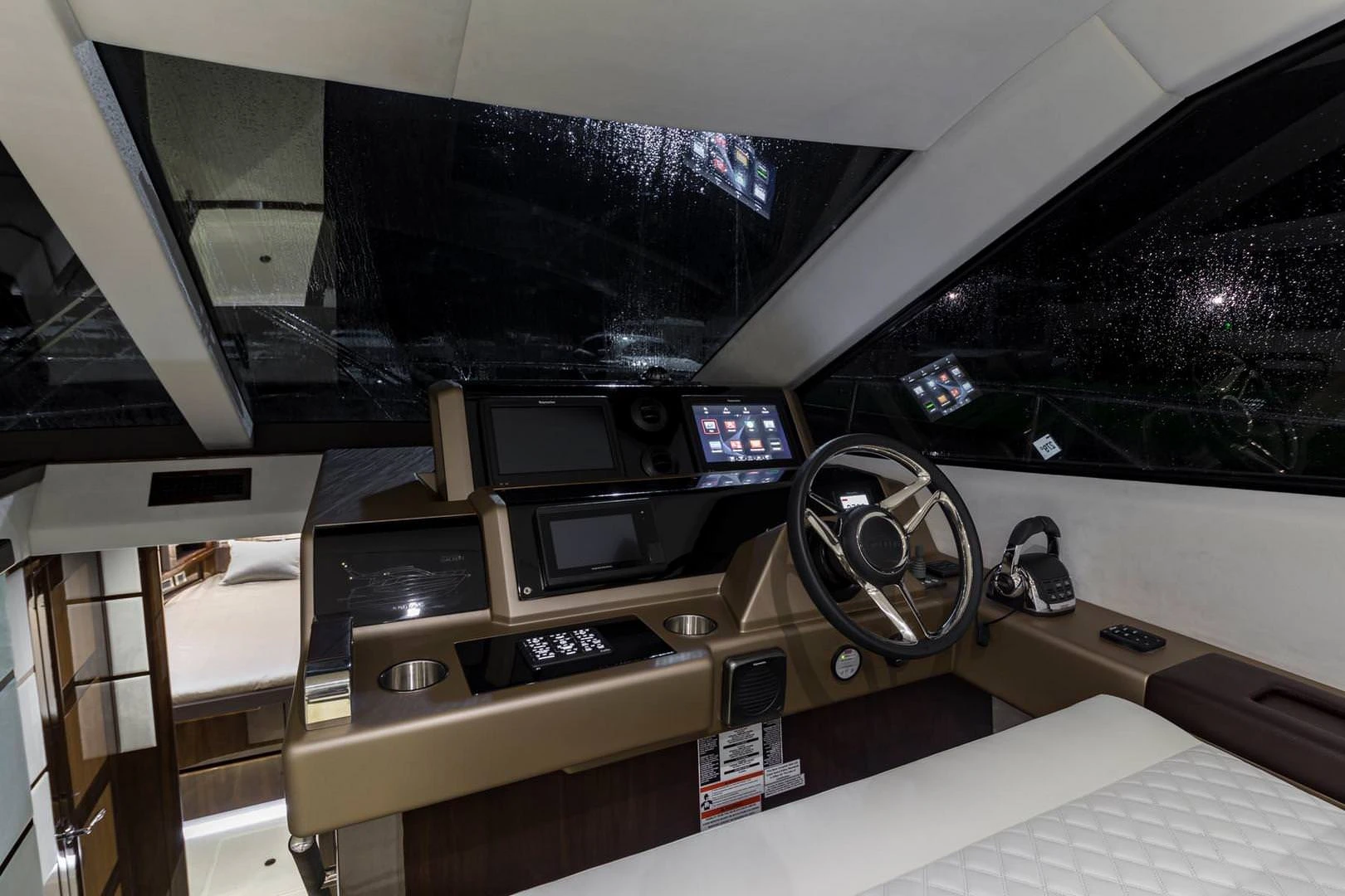 Galeon 550 FLY