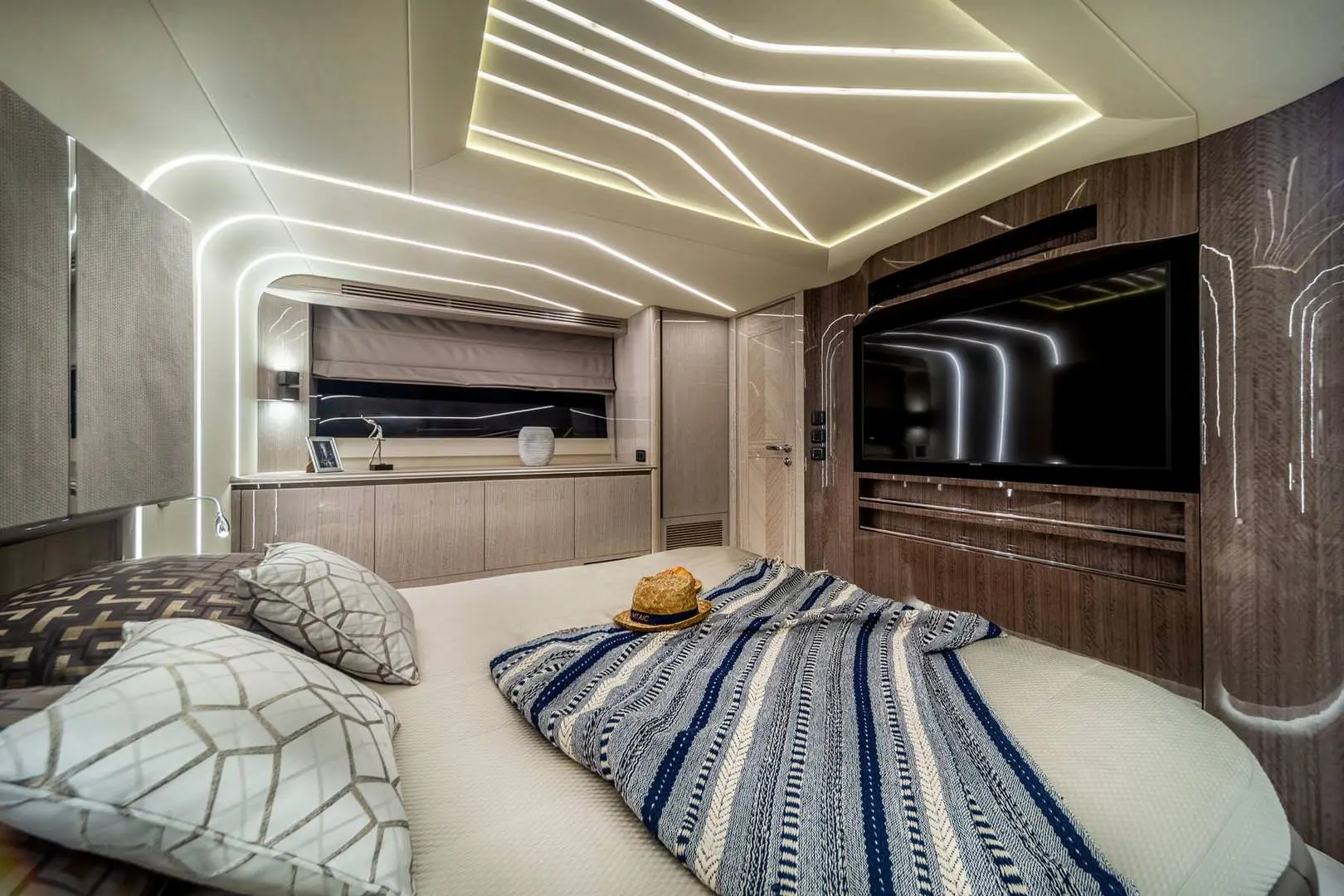 Galeon 700 SKYDECK