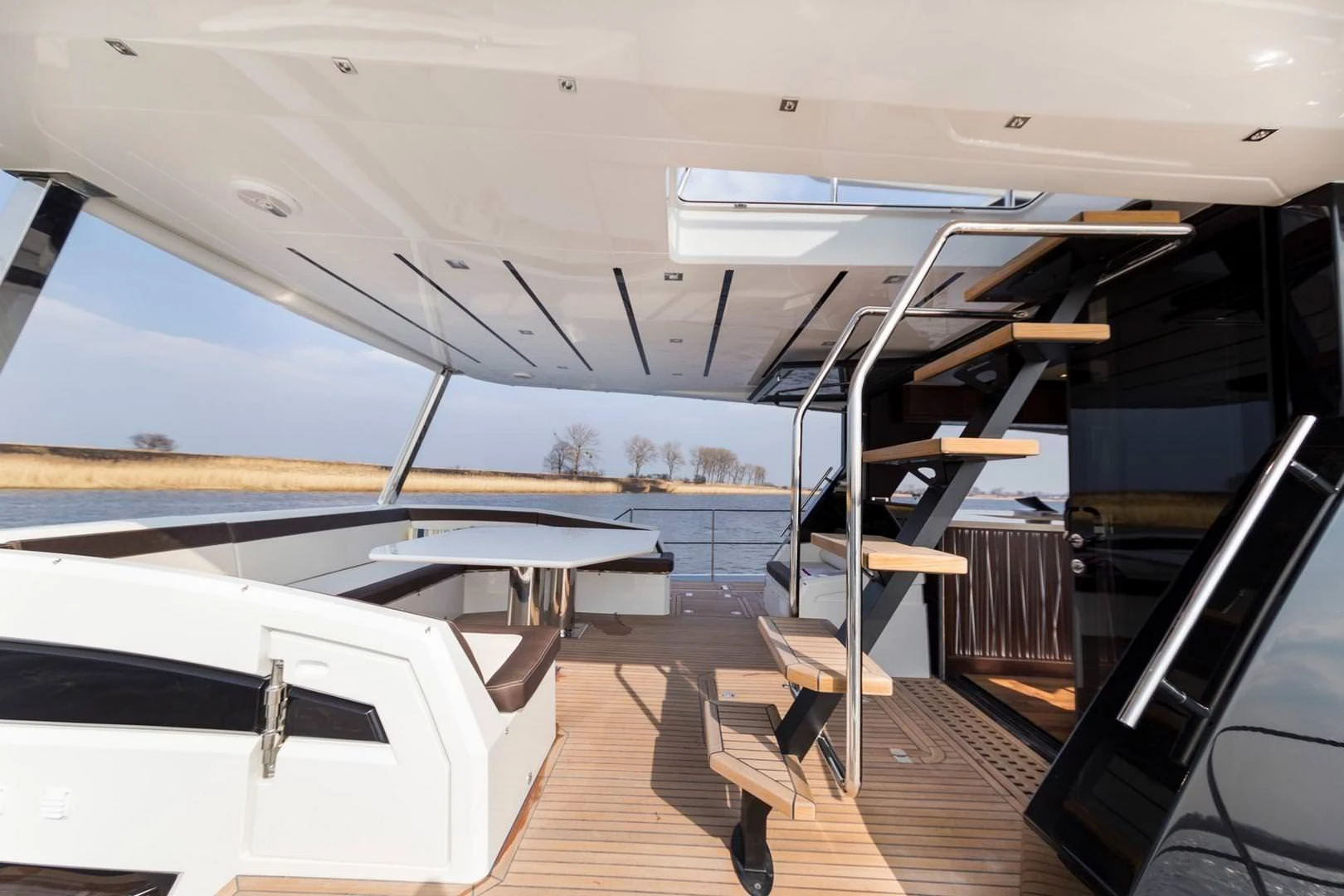 Galeon 640 FLY