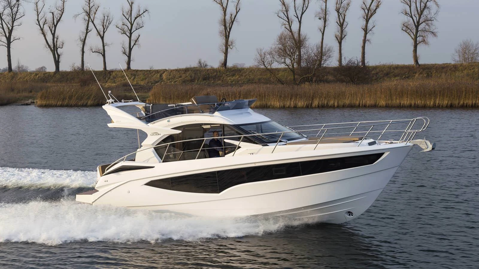 Galeon 360 Fly