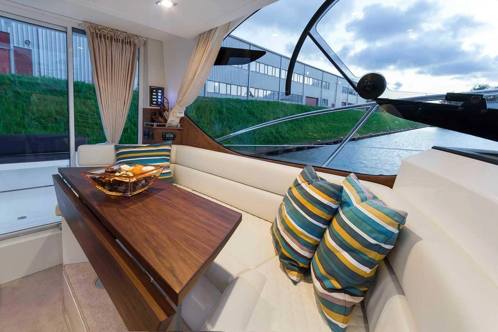 Galeon 300 FLY