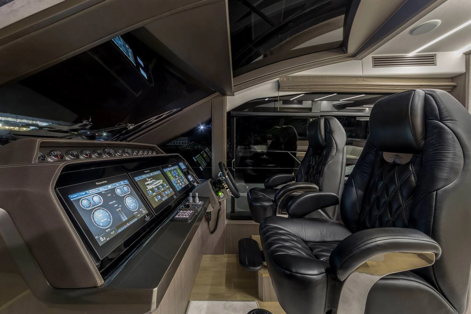 Galeon 640 FLY