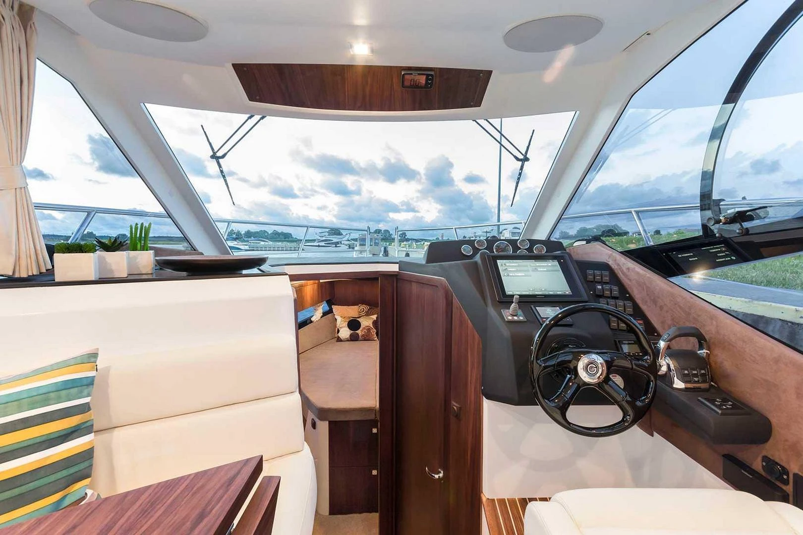 Galeon 300 FLY