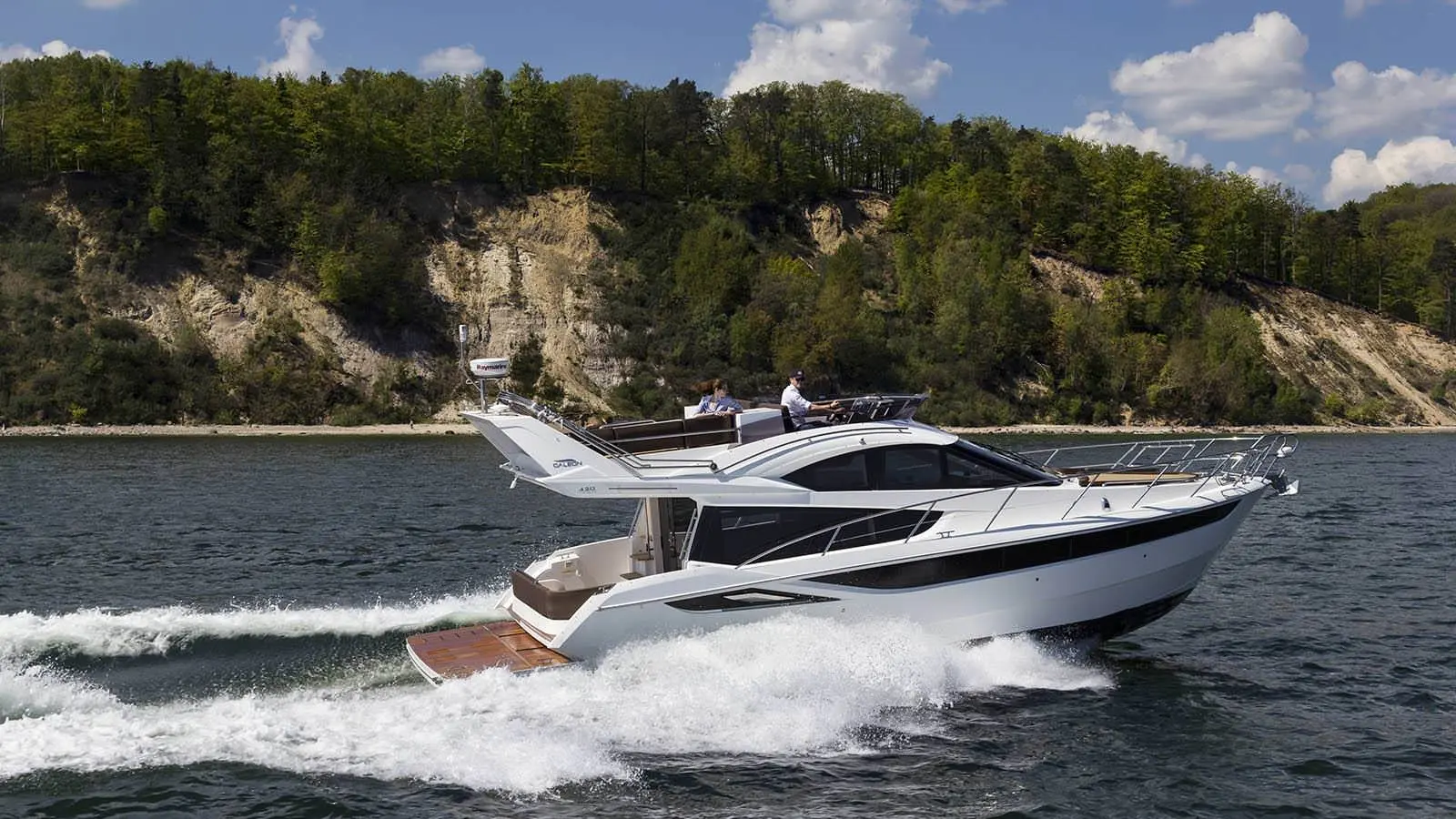 Galeon 425 HTC