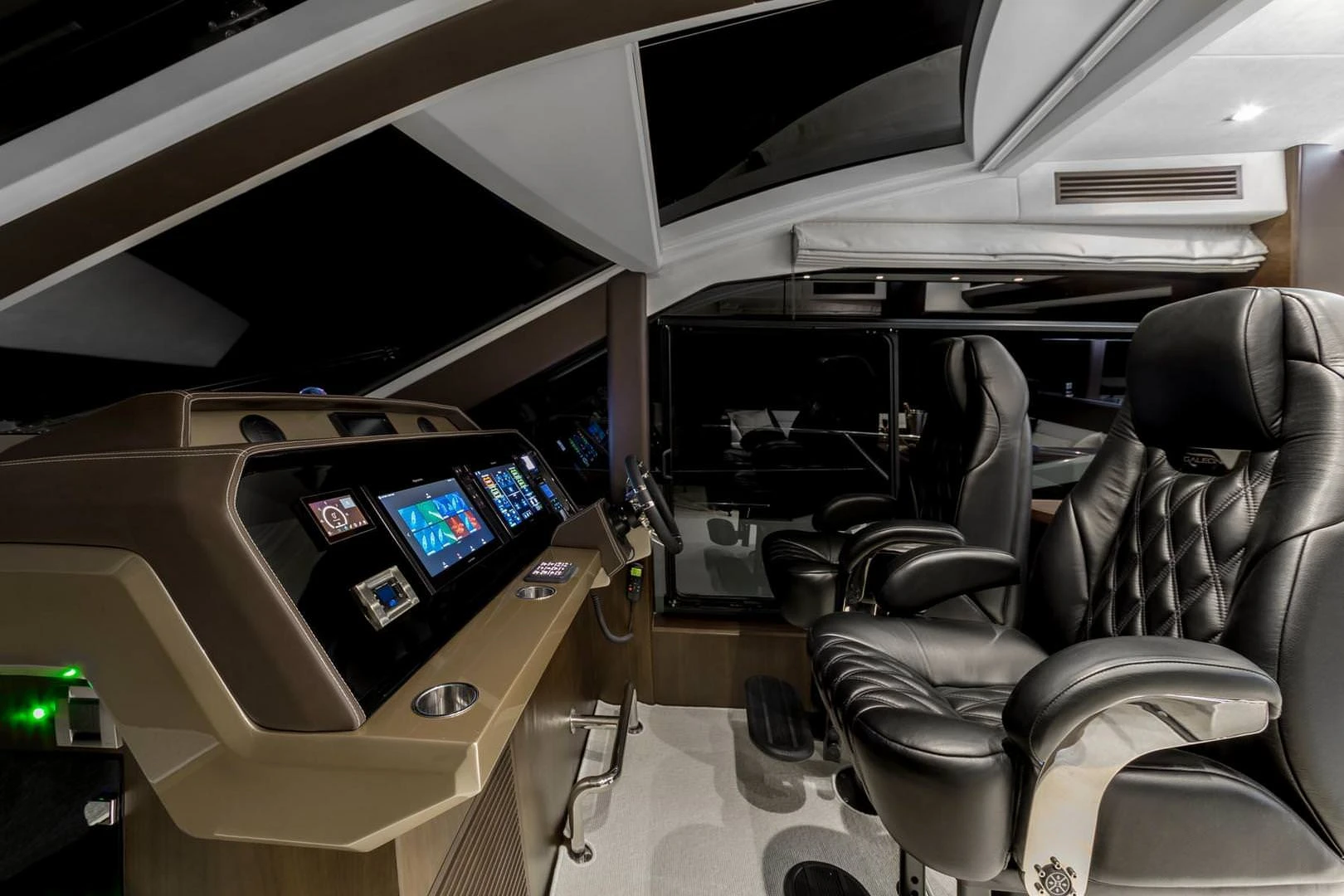 Galeon 640 FLY