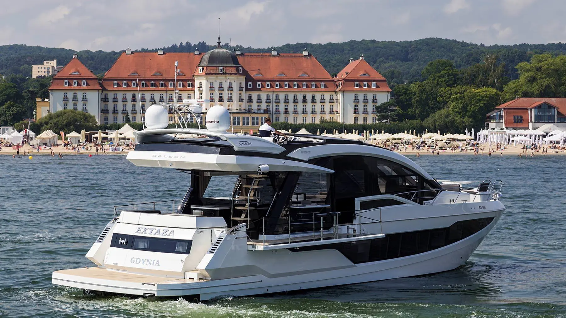 Galeon 650 SKYDECK