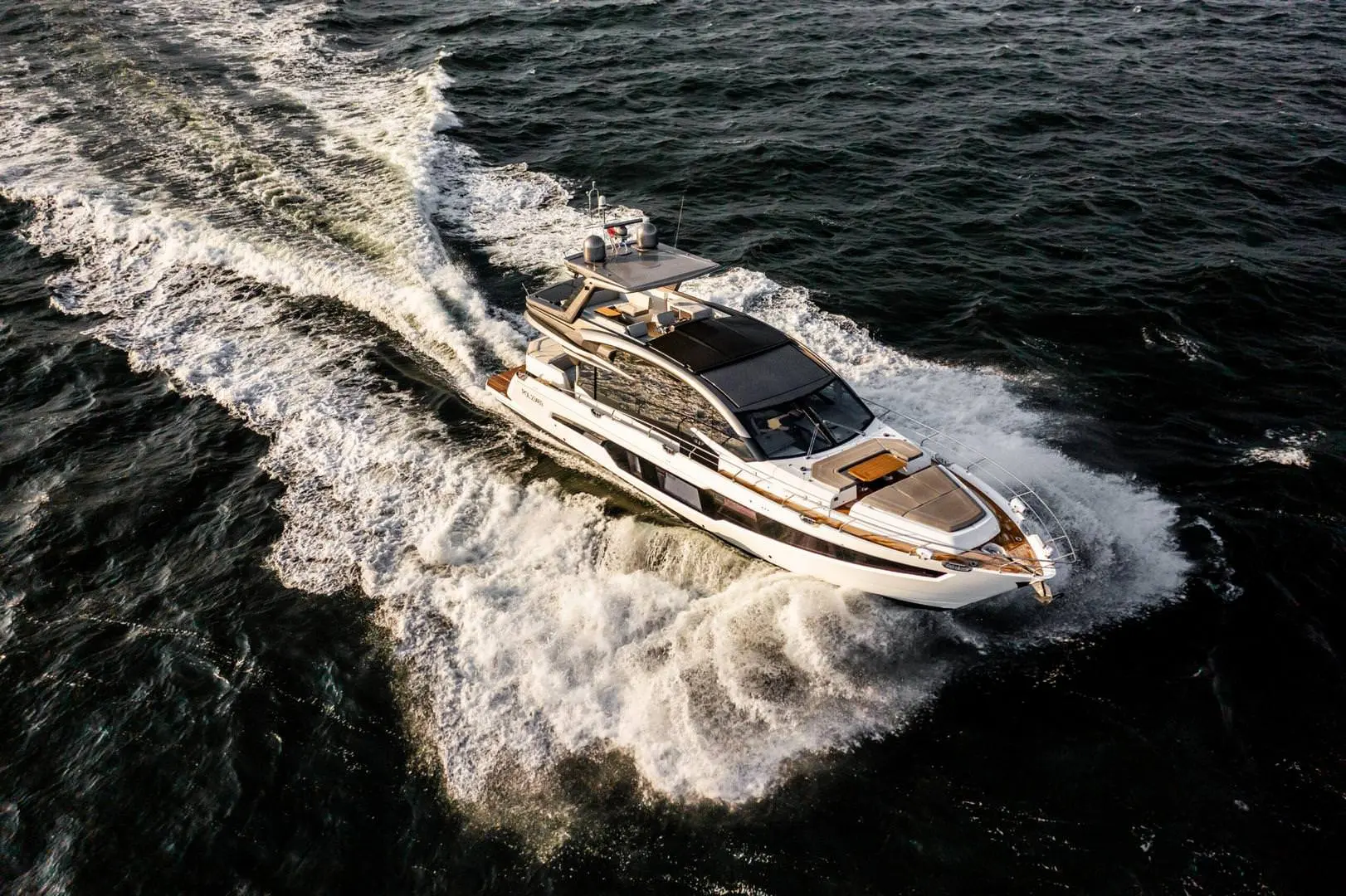 Galeon 700 SKYDECK