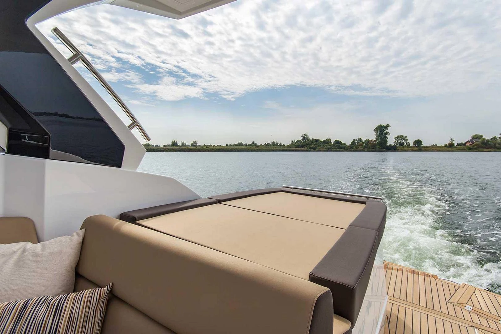 Galeon 305 HTS