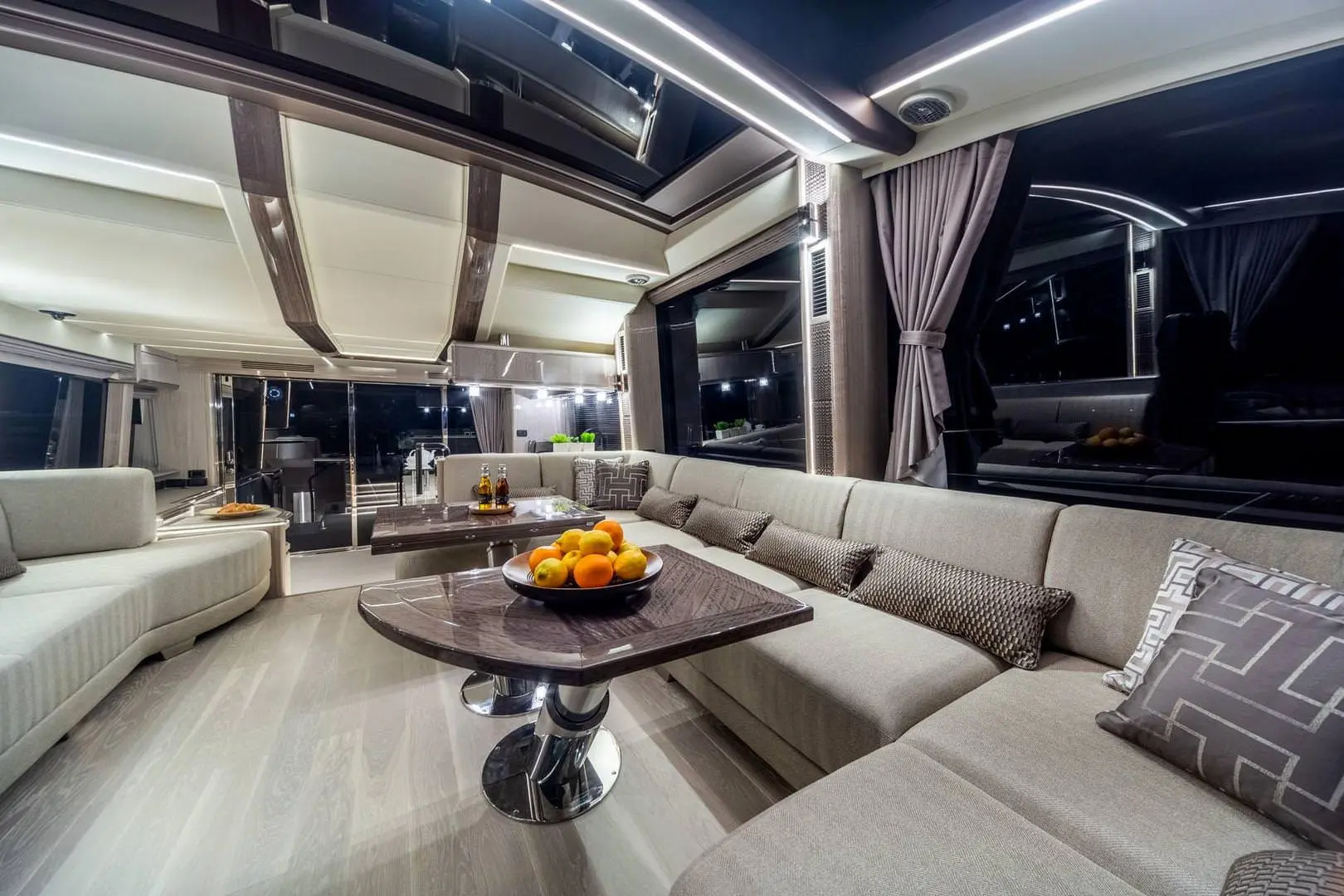 Galeon 700 SKYDECK