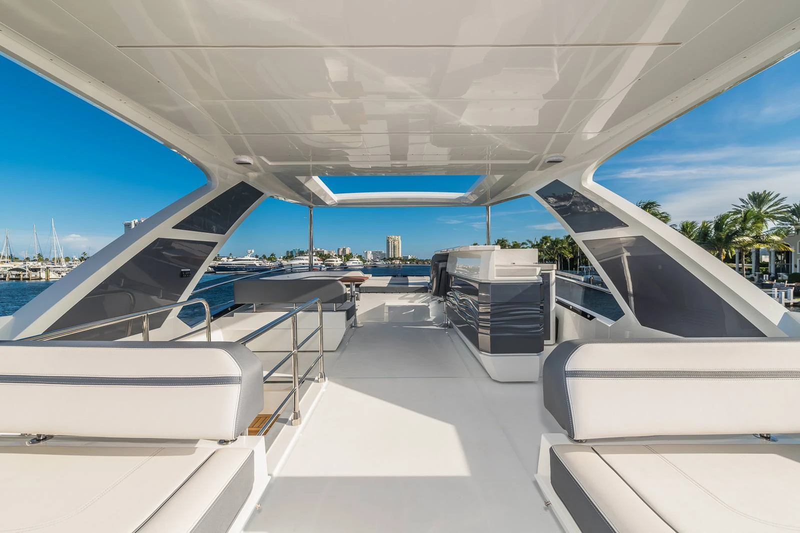 Galeon 680 FLY