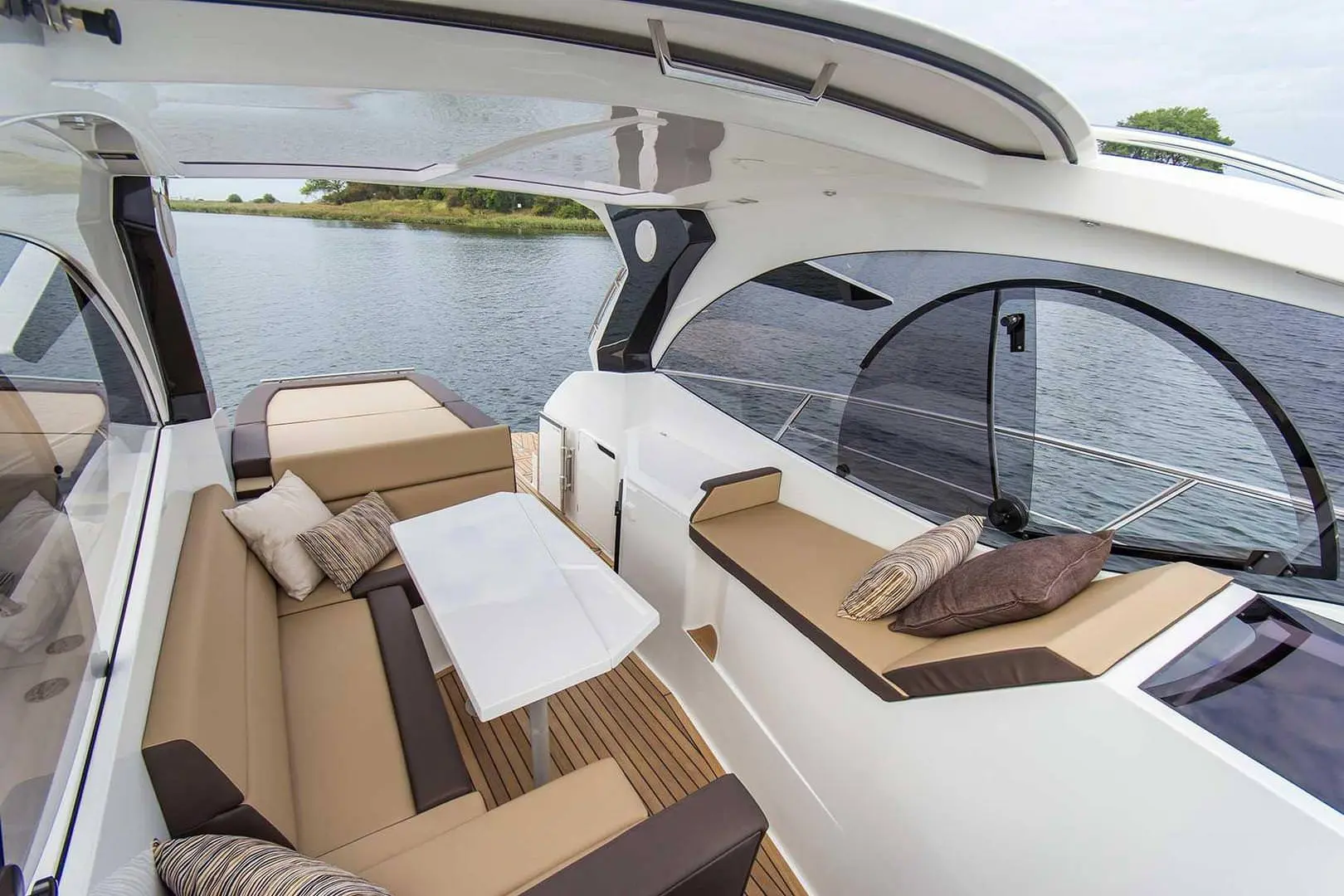 Galeon 305 HTS
