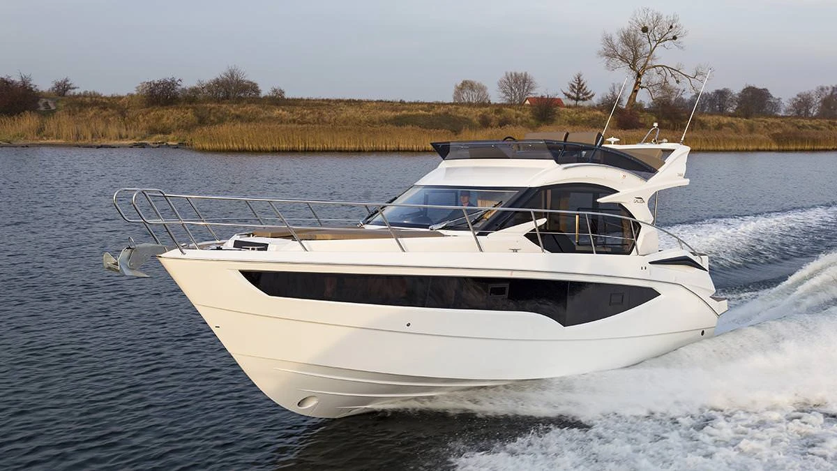 Galeon 360 FLY