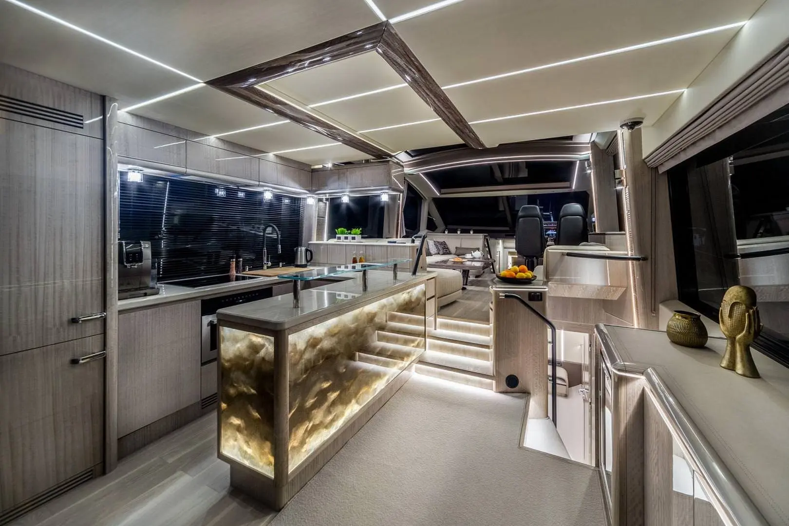 Galeon 700 SKYDECK