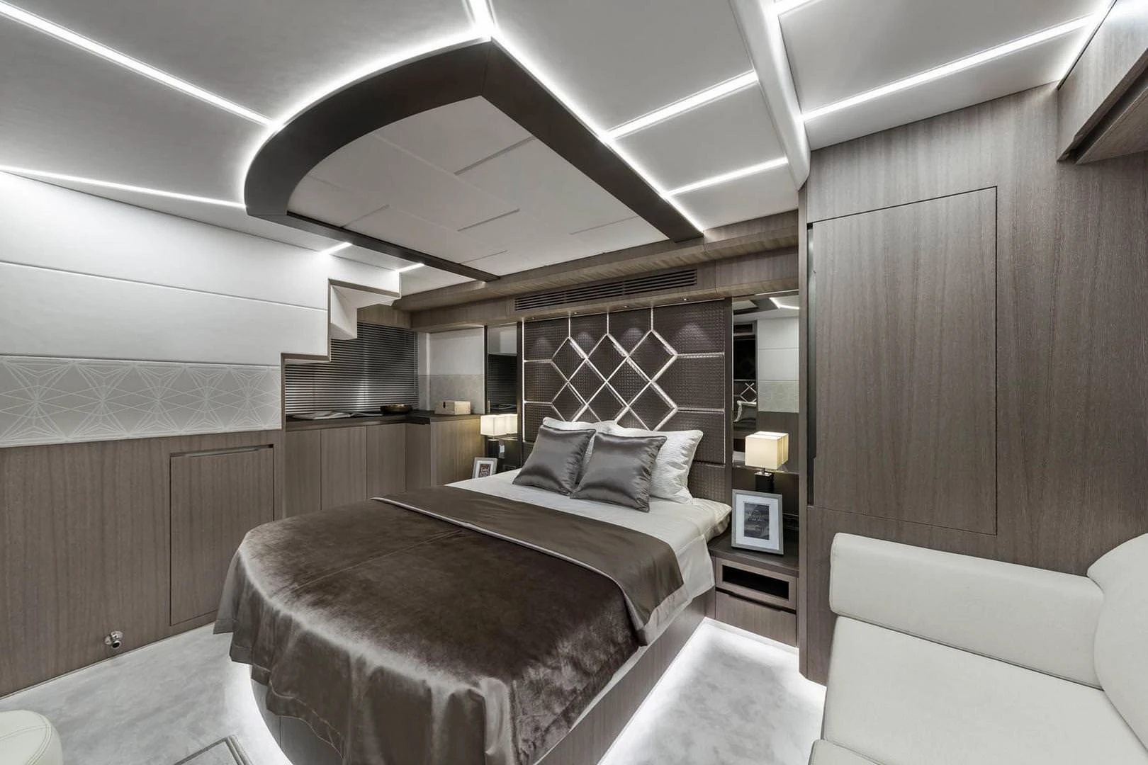 Galeon 640 FLY