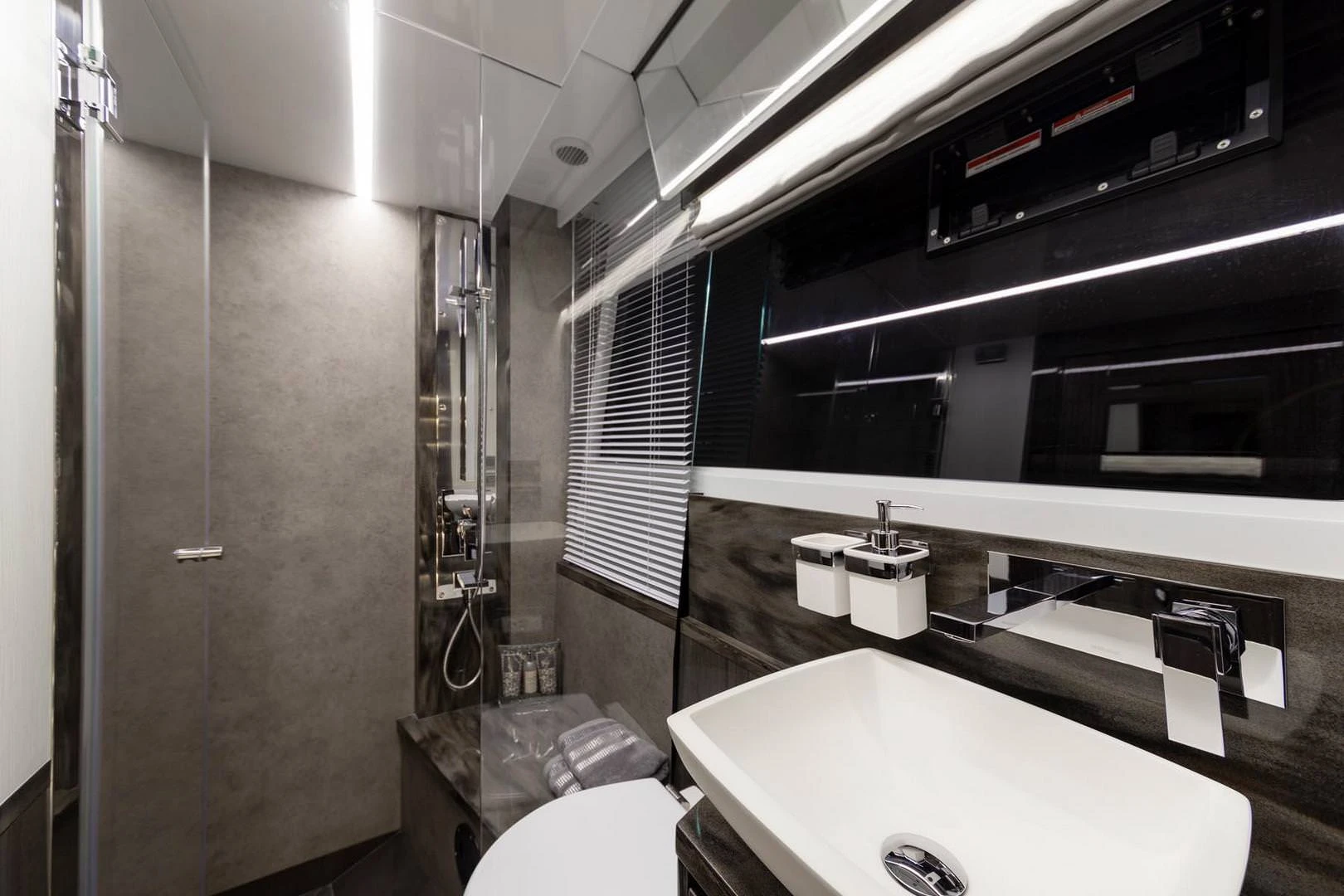 Galeon 650 SKYDECK