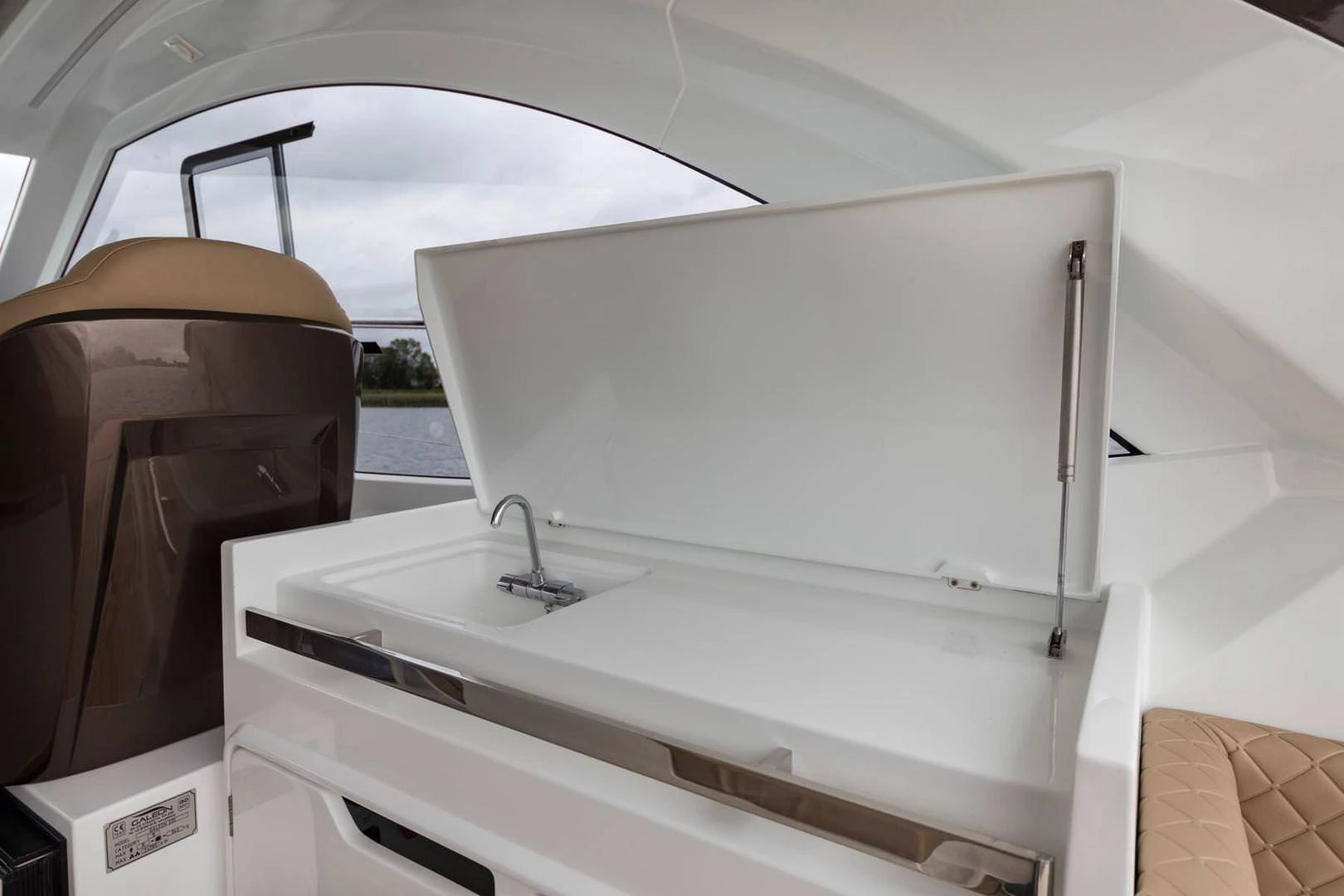 Galeon 335 HTS