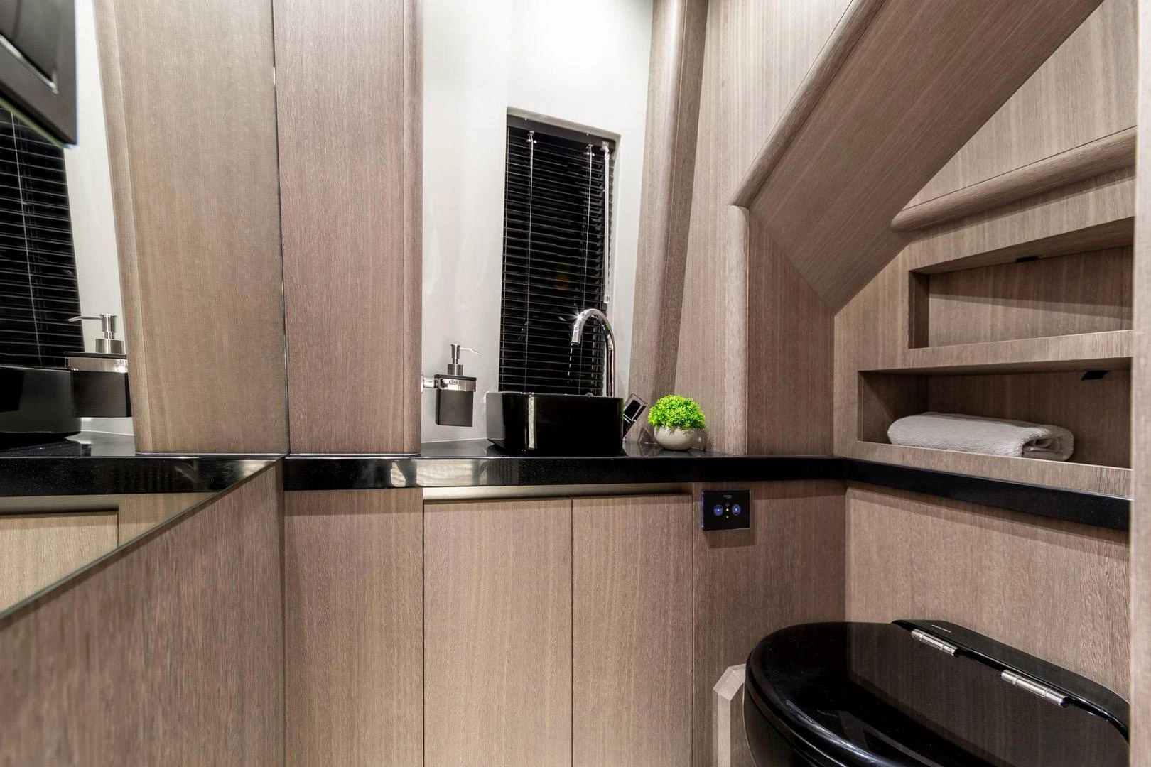 Galeon 800 FLY