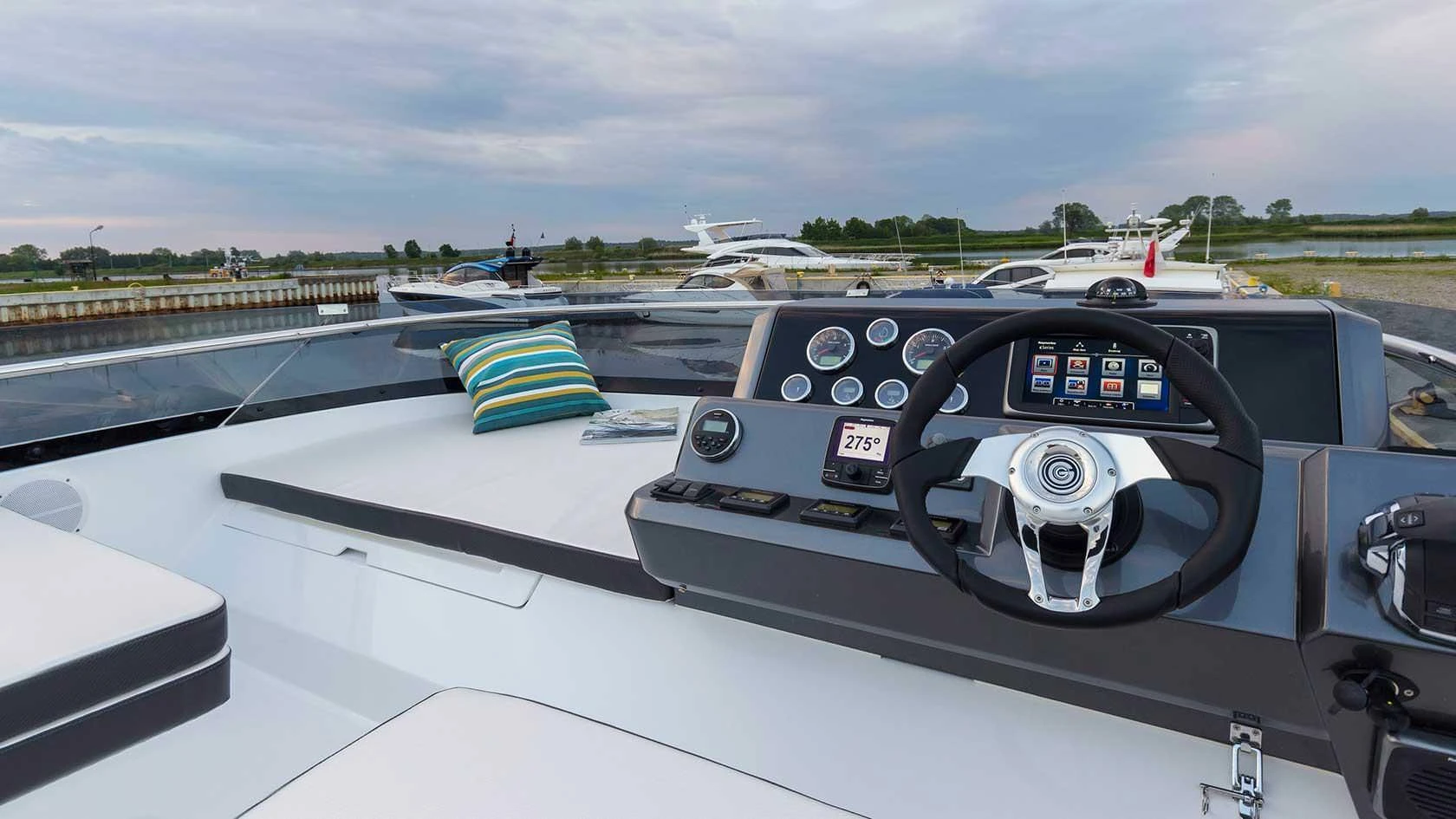 Galeon 425 HTC