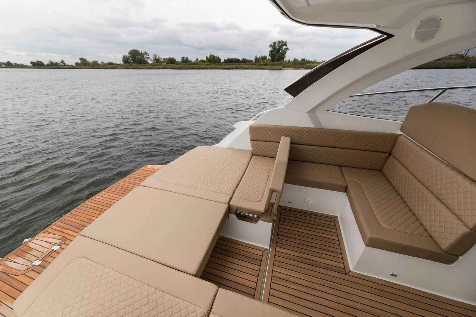 Galeon 335 HTS