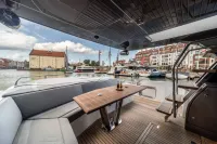 Galeon 700 SKYDECK