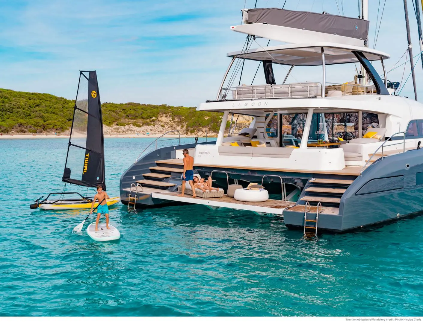 Lagoon SEVENTY 7
