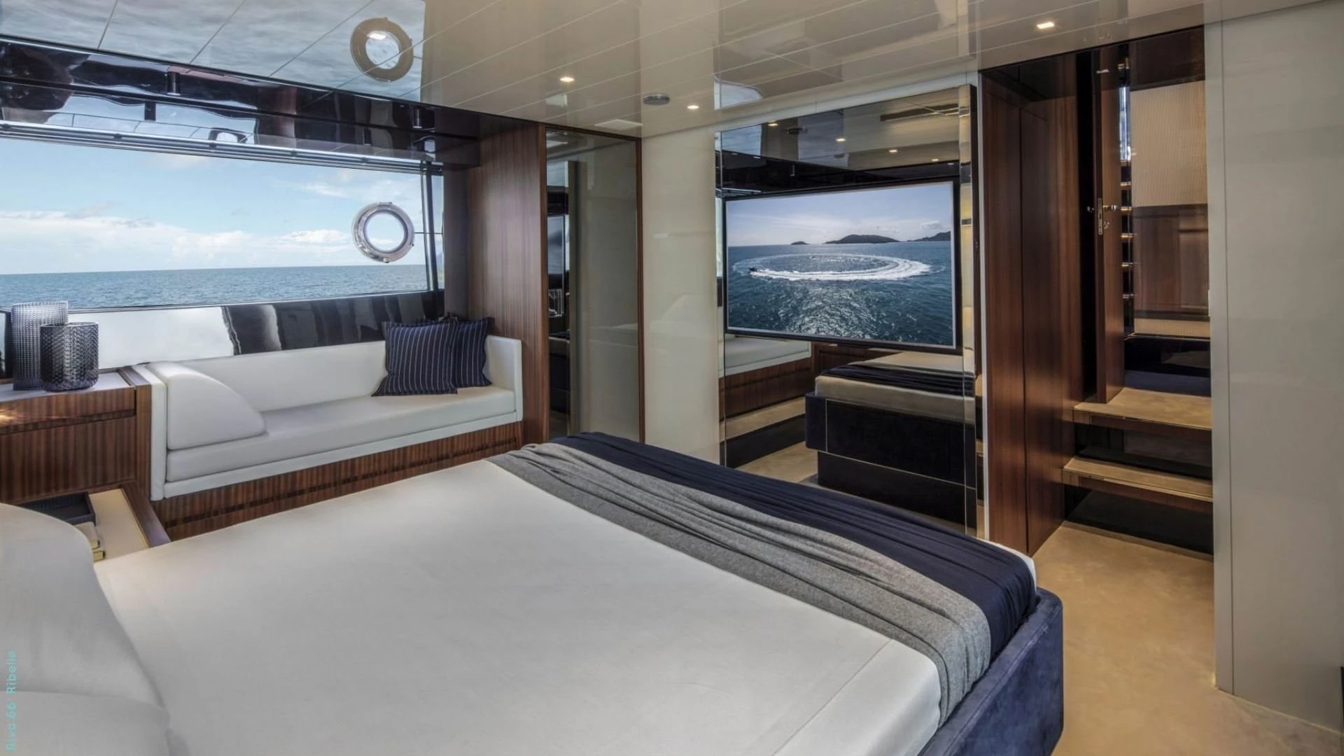 Riva RIBELLE V12 1550