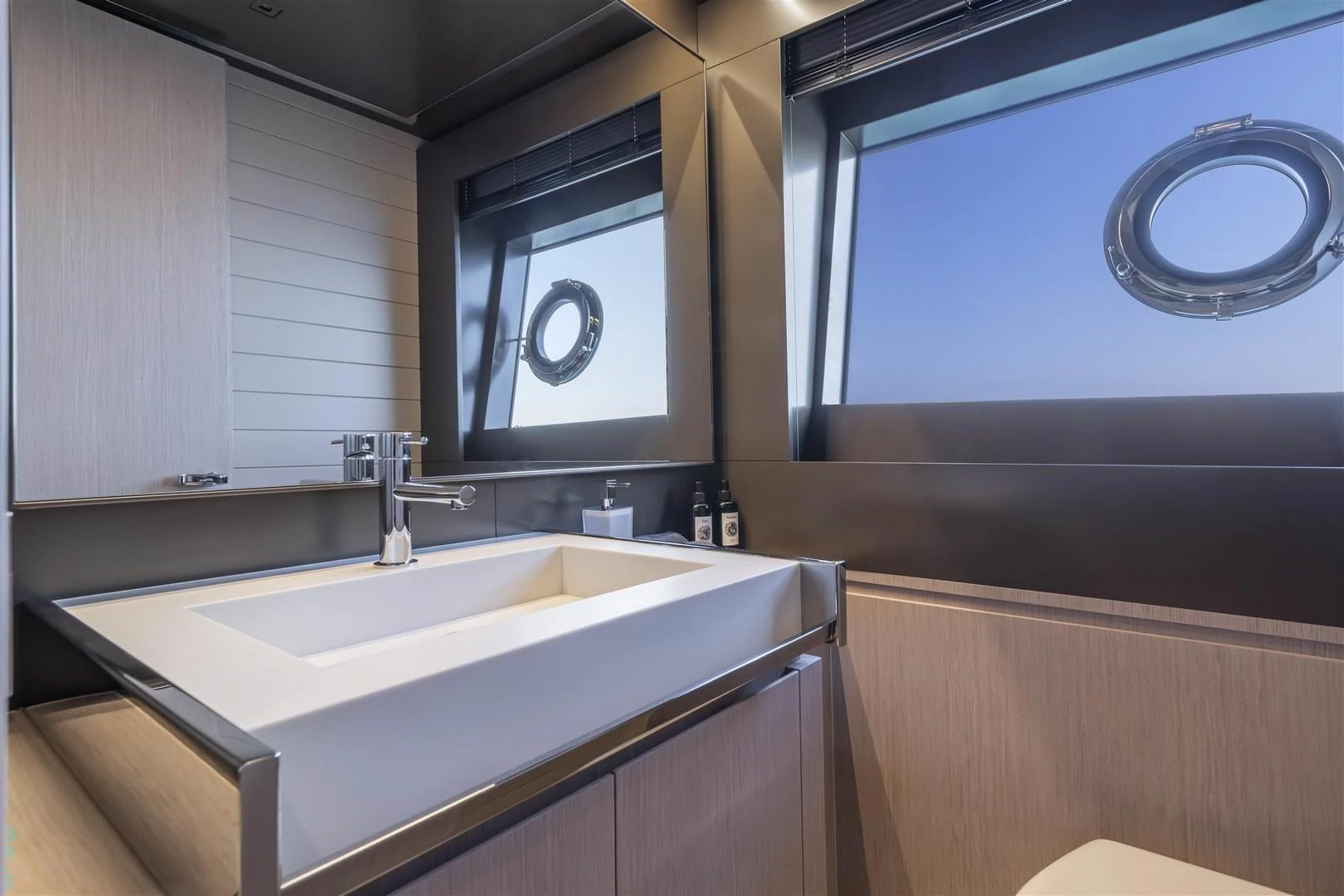 Riva ARGO 2000 M84