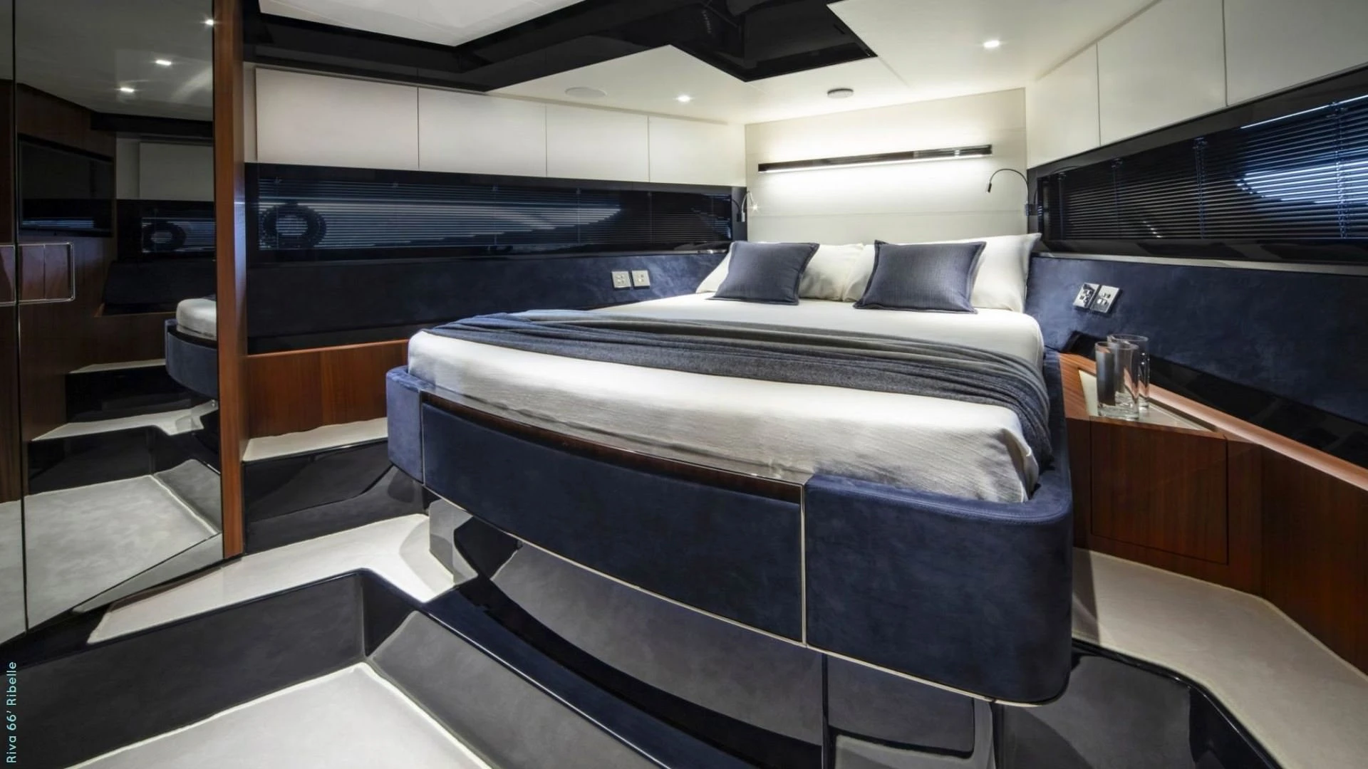 Riva RIBELLE V12 1550