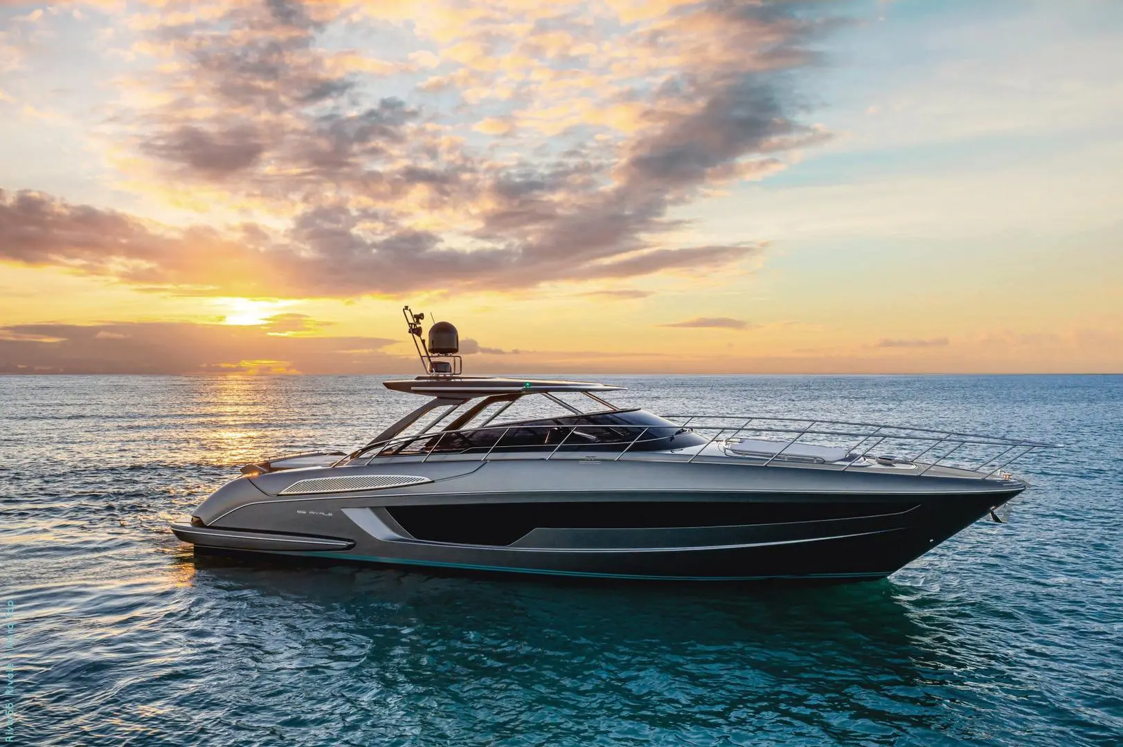 Riva Bahamas V12 1550