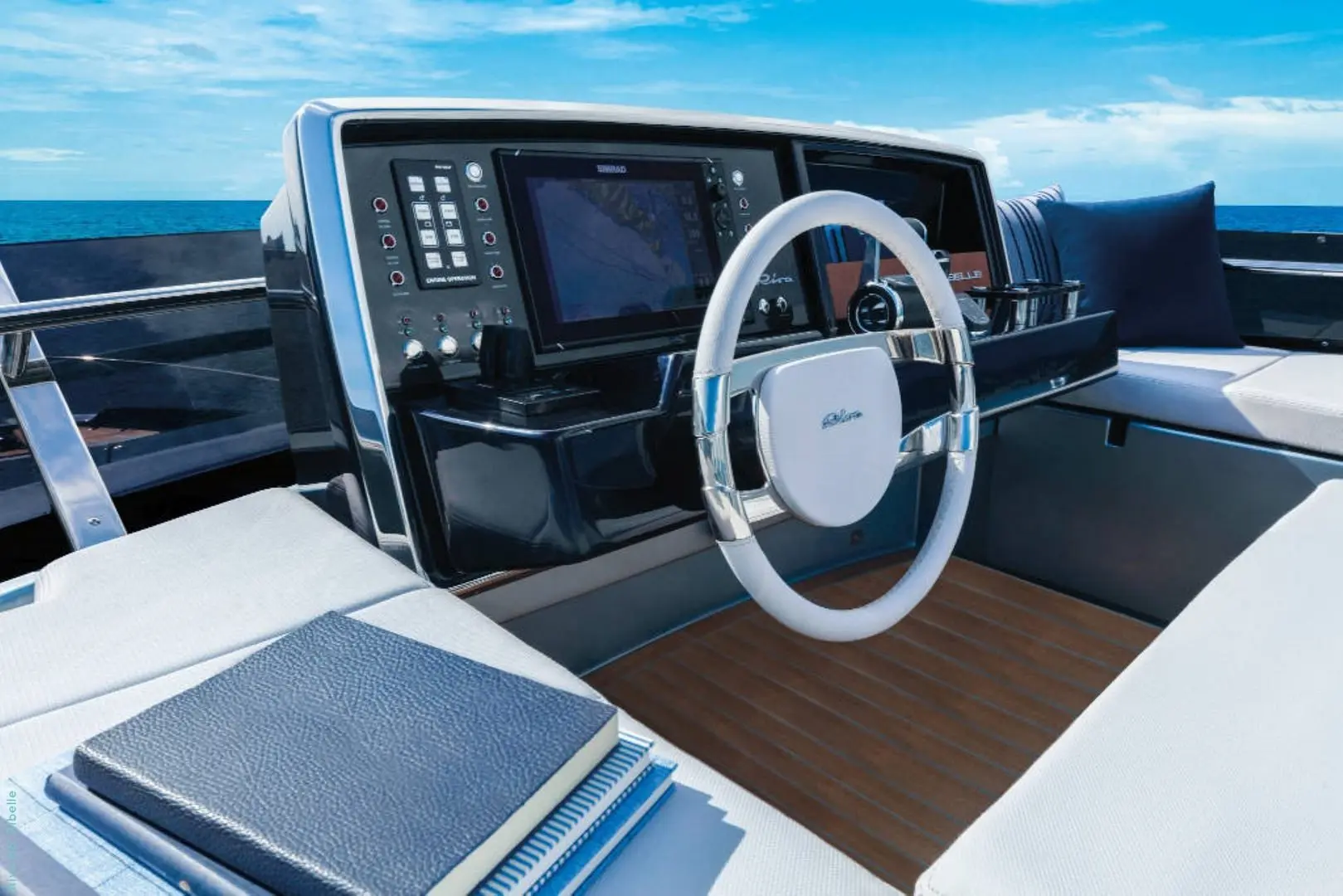 Riva RIBELLE V12 1550