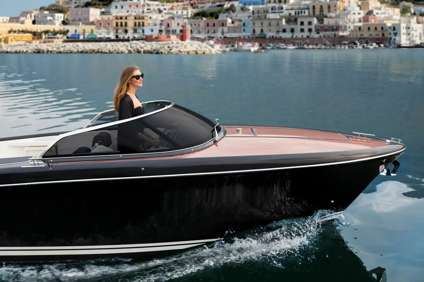 Riva ISEO V8 300CE
