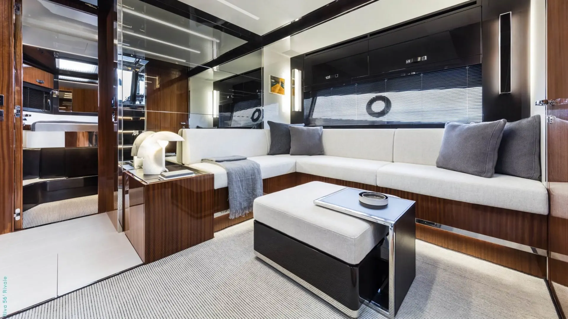 Riva Bahamas V12 1550