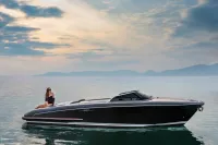 Riva ISEO V8 300CE