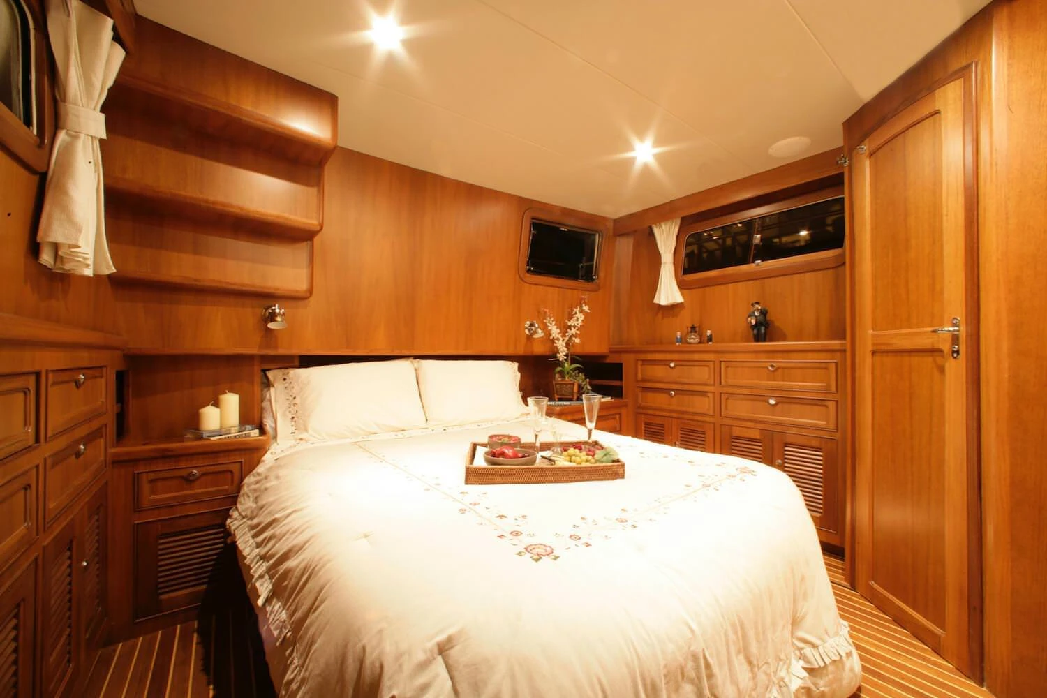 Artemis 38 Voyager Aft-cabin